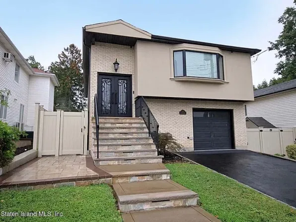 17 Holcomb Ave, Staten Island, NY 10312