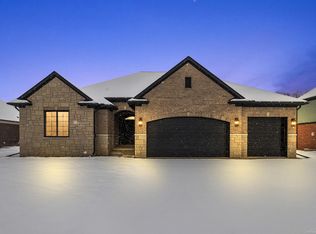 66704 Meadowlands Ct, Washington, MI 48095