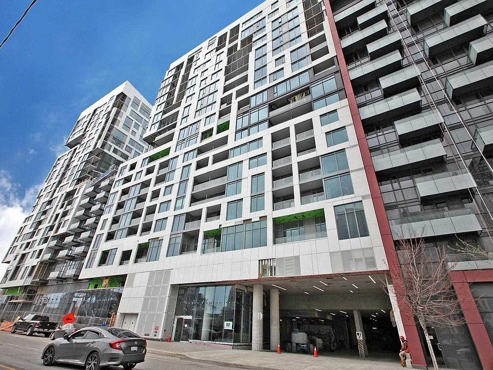2nd image of 27 Bathurst St #518