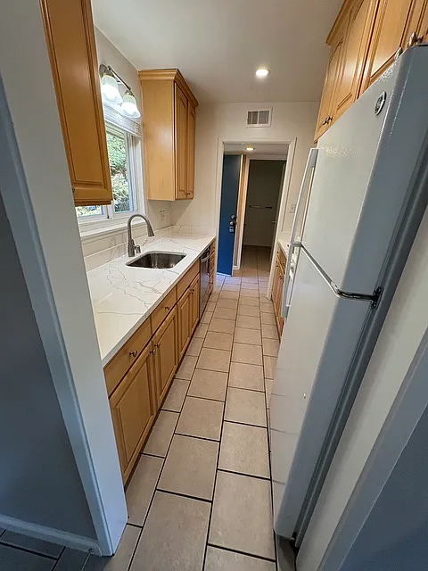 1 bed, 650 sqft, $2,450 — Photo 1