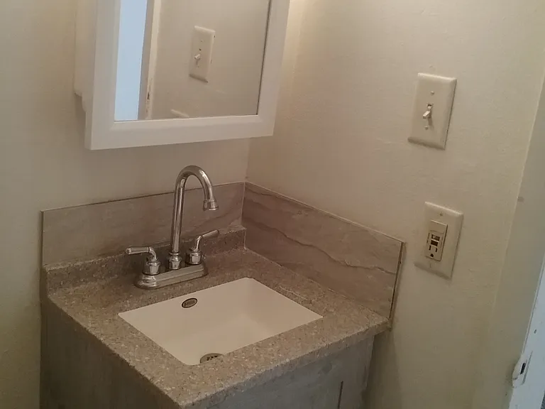 2522 W Wells St — Photo 10