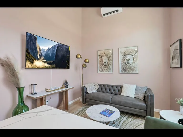 278 Allen Ave — Photo 2