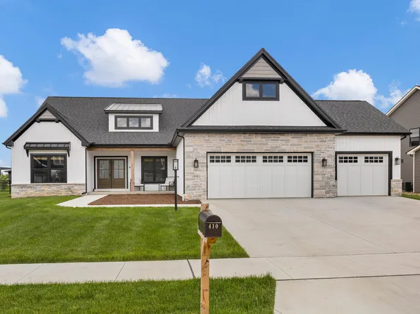 410 Lake Falls Blvd, Savoy, IL 61874