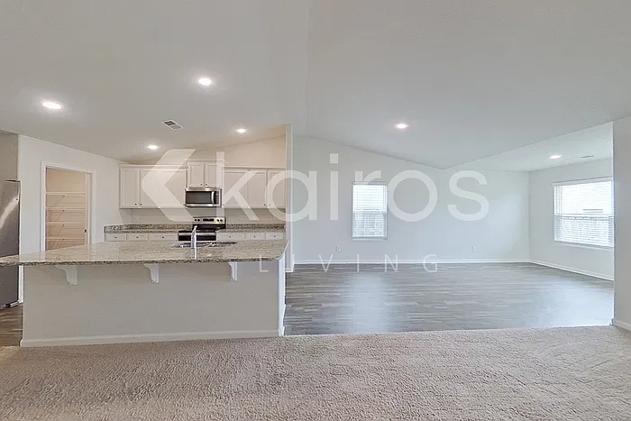 3 bed, 2.0 bath, 1853 sqft, $2,025 — Photo 4