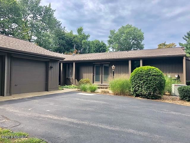 1st image of 842 Brook Village Ct #40