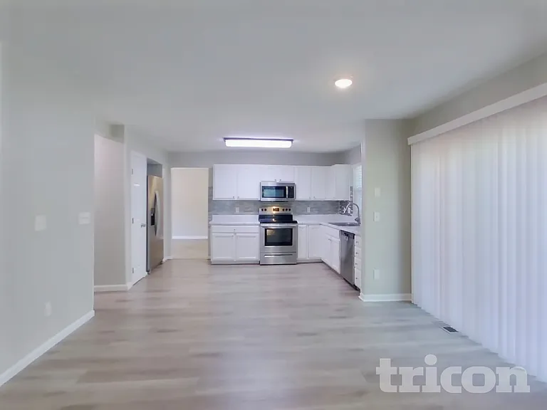 2536 Bayview Dr — Photo 5