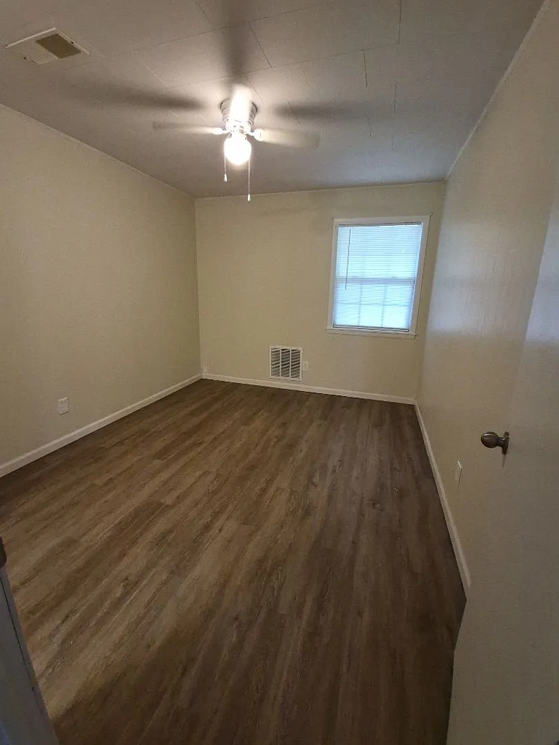 Bailey Apartments — Photo 3