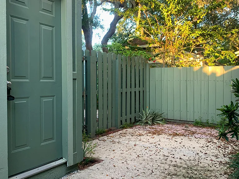136 Pine Cone Trl — Photo 1