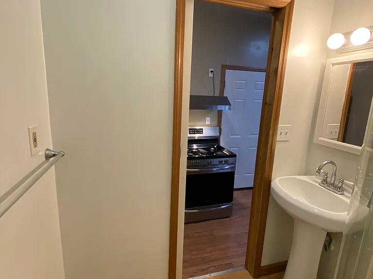 1807 S May St #2B — Photo 7