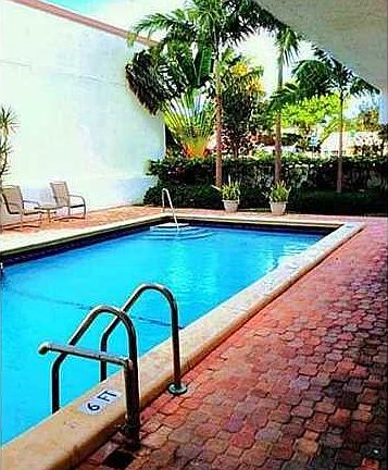 3rd image of 5333 Collins Ave APT 307