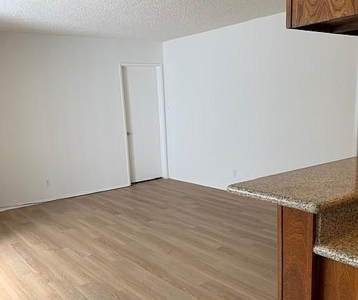 4th image of 208 Mira Mar Ave #2-0208-02
