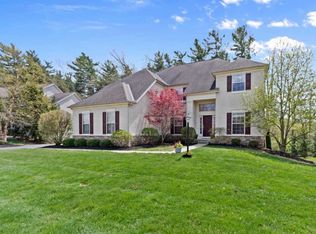 8685 Sweetwater Ct, Powell, OH 43065