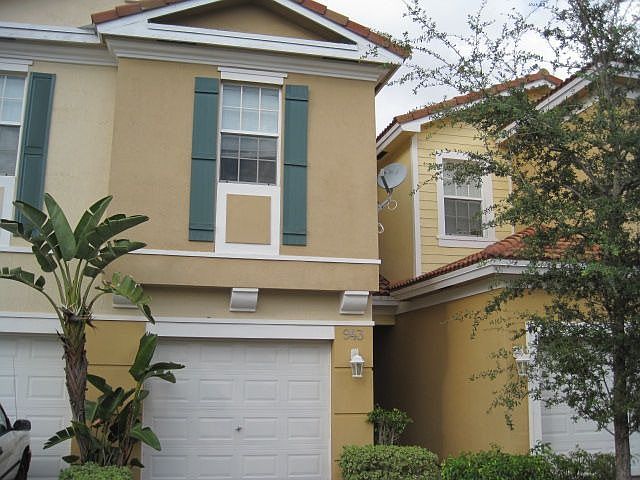 1st image of 943 Pipers Cay Dr
