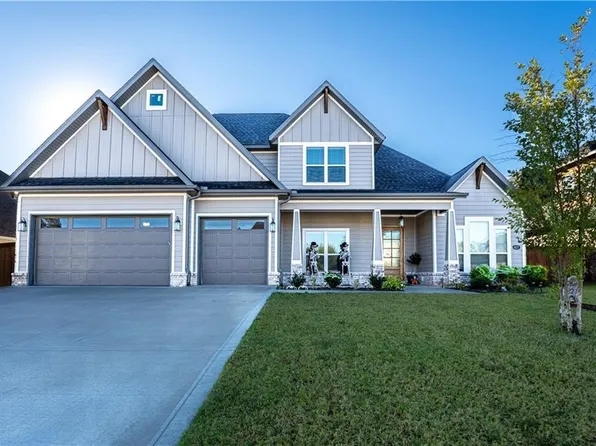 417 NE Royce Loop, Bentonville, AR 72712