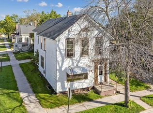 315 N 6th St, Manitowoc, WI 54220