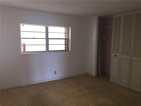 4th image of 3040 Lake Shore Dr APT 903