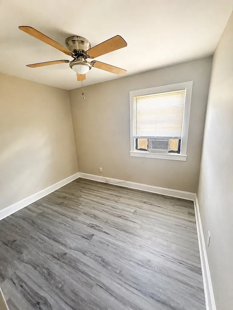 3 bed, 864 sqft, $1,075 — Photo 3