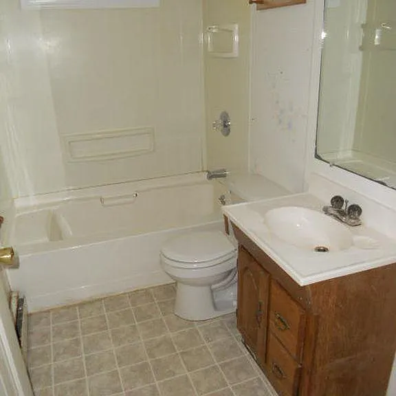 1318 America Ave — Photo 7