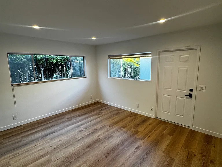 653 Pier Ave #3 — Photo 23