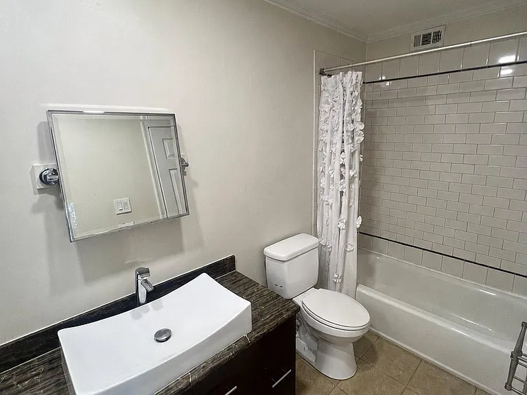 2022 Beacon Hill Dr — Photo 7
