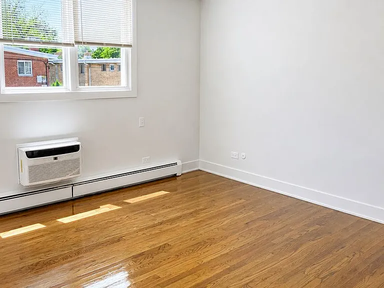 2515 West Jerome Apartments — Photo 16