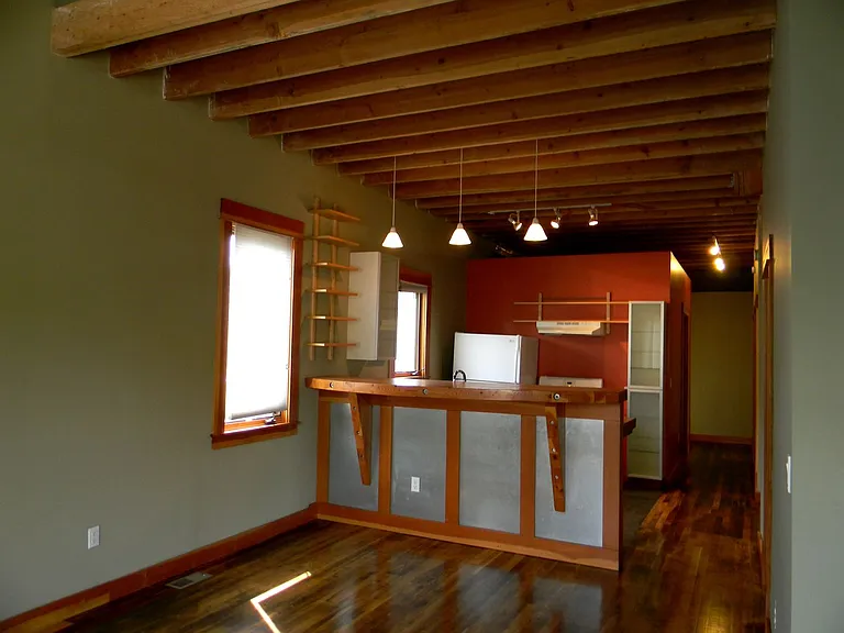 534 NE Russell St — Photo 2