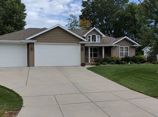 1091 Antelope Trail Ct, Neenah, WI 54956