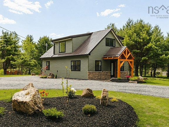 3rd image of 32 Bella Vista Ln