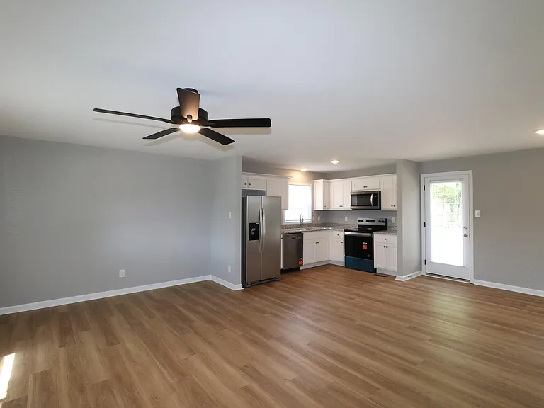 115 Lynwood Dr — Photo 3
