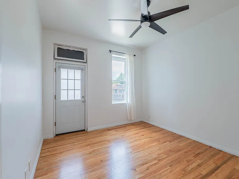 3972 Russell Blvd — Photo 8