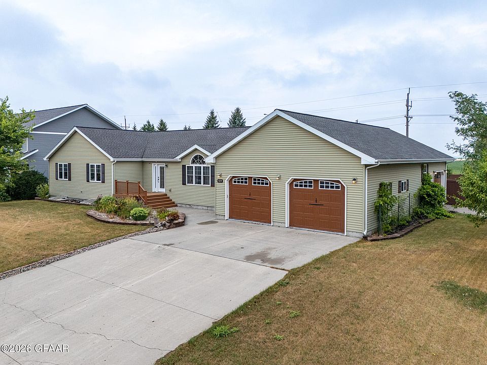 1st image of 529 Cedar Ln