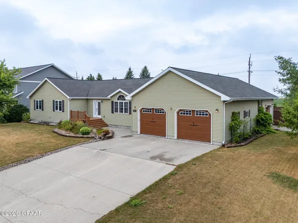 529 Cedar Ln, Crookston, MN 56716