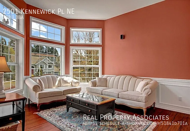 2501 Kennewick Pl NE — Photo 2
