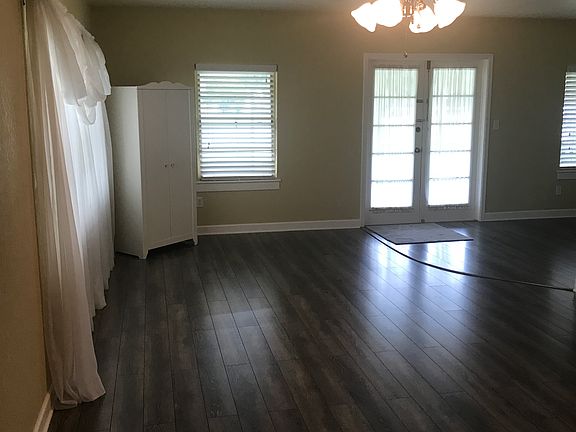 4th image of 1510 Margaret Ave