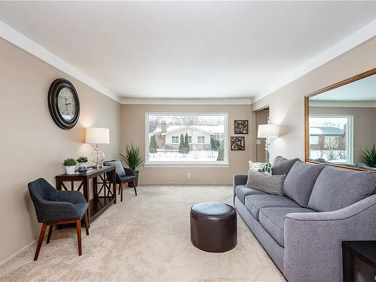 15236 Willowbrook Ln — Photo 11