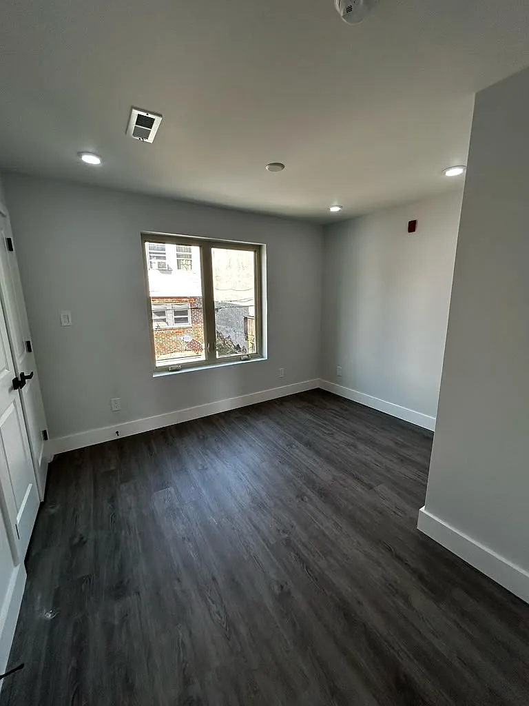 2 bed, 750 sqft, $2,000 — Photo 3
