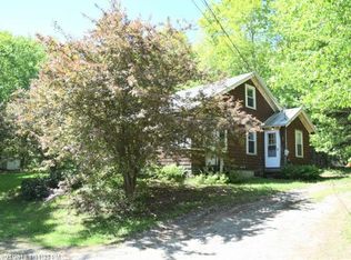 9 Walleye St, Madison, ME 04950