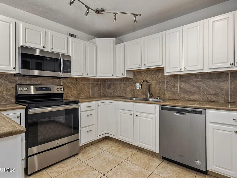 8307 E Monterosa St — Photo 16