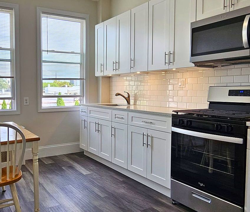1st image of 35-49 Vernon Blvd #2R