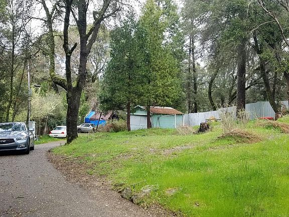 3rd image of 23080 Horseshoe Ln