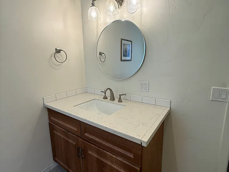 324 E Carrillo St #B — Photo 13