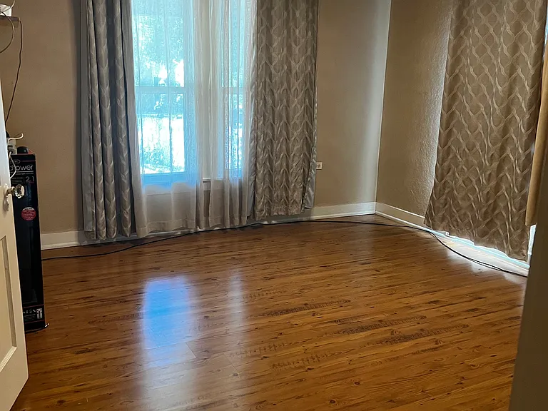 2821 Grim Ave — Photo 9