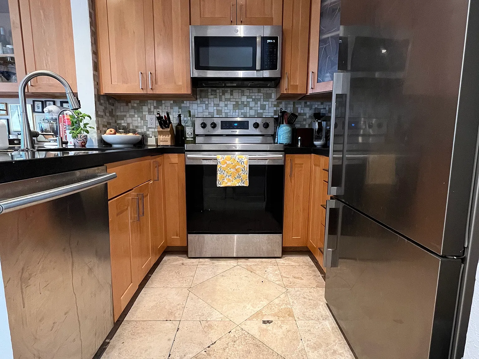 2 bed, 977 sqft, $3,800 — Photo 4