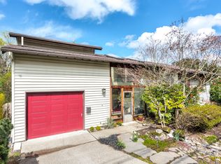 1527 SW Freeman St, Portland, OR 97219