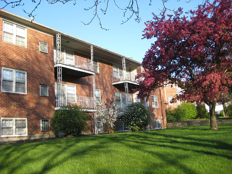 Park Hill Lane Apartments — Photo 15