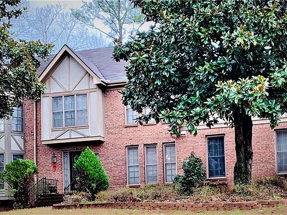 2nd image of 421 Belgrave Ln