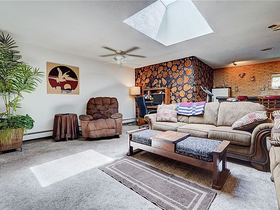 3rd image of 185 Rogene St