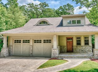 130 Saint Andrews Trl, Fontana, WI 53125