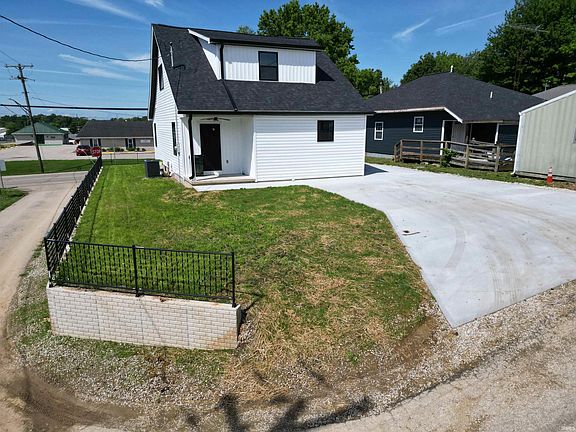 5th image of 716 S 9th St