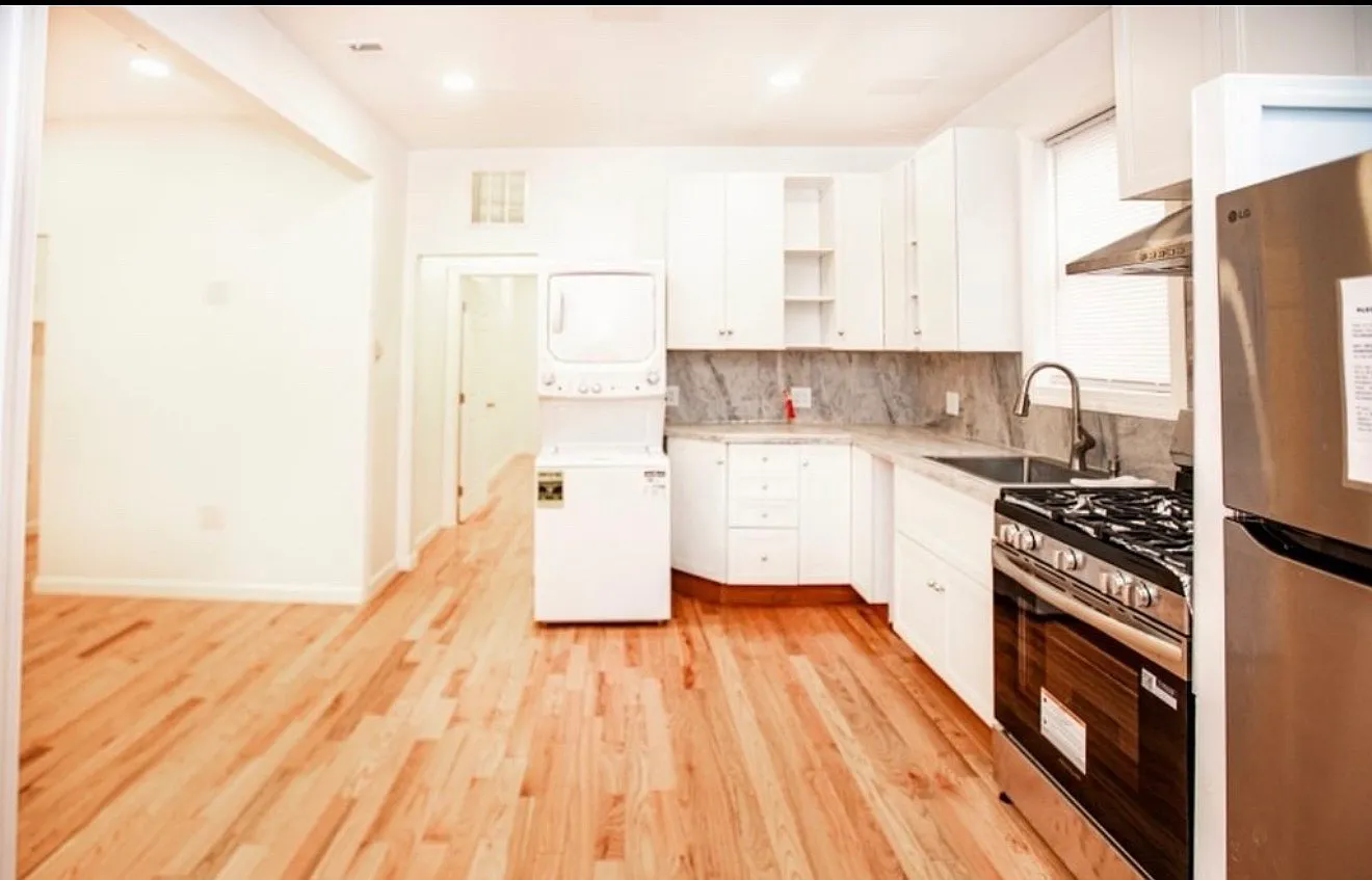 2 bed, $2,400 — Photo 4